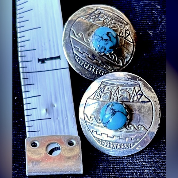 Southwestern Turquoise and sterling silver pendant and pierced earrings - Picture 2 of 3